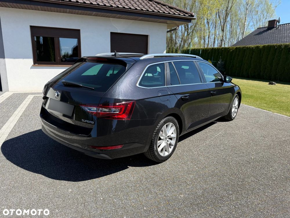Skoda Superb 2.0 TDI DSG Style - 4