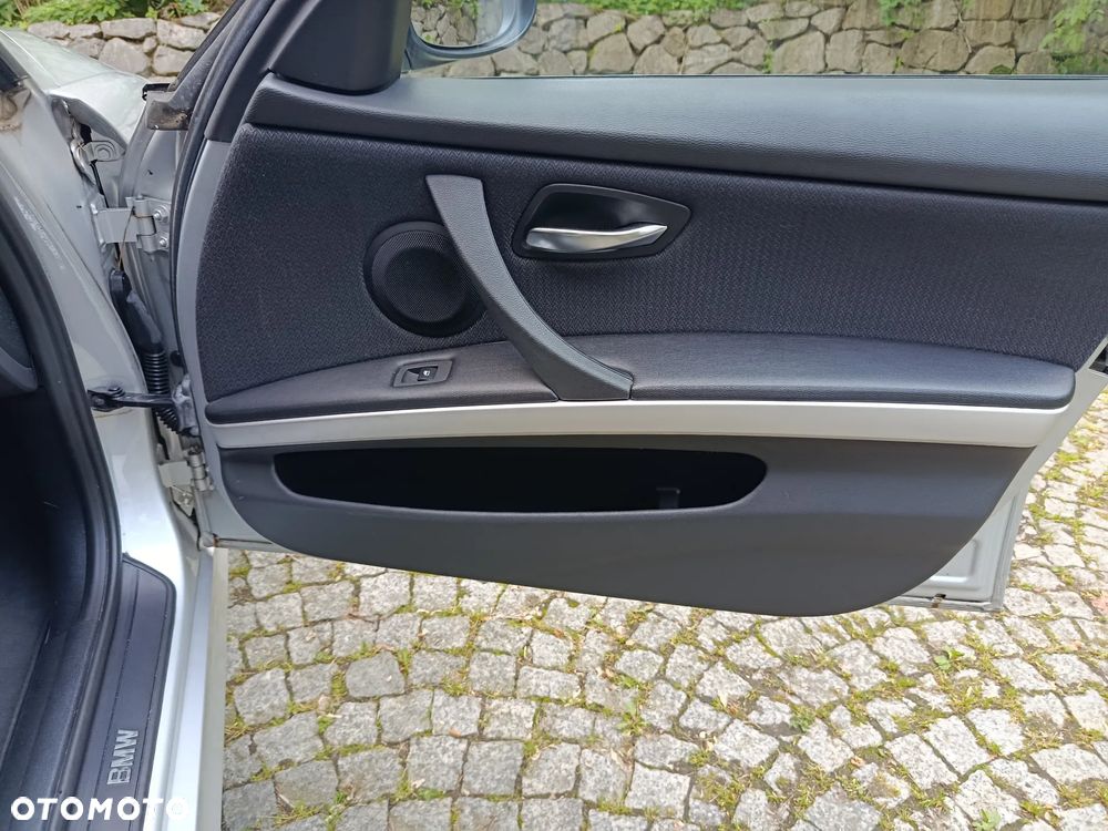 BMW Seria 3 318d DPF - 11