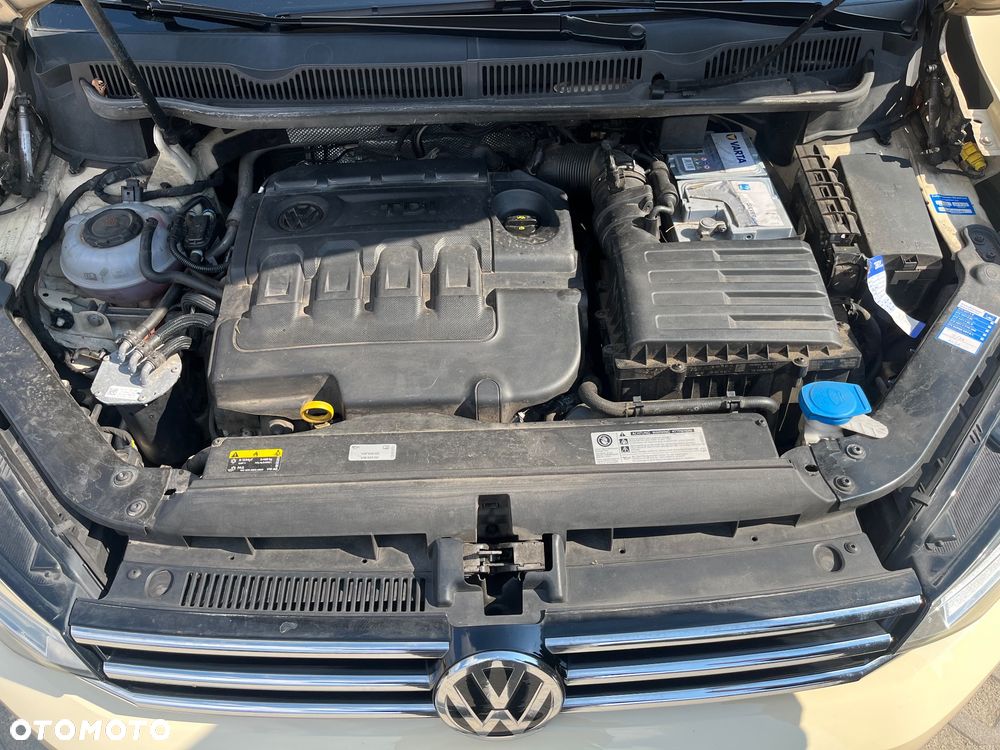 Volkswagen Touran 2.0 TDI SCR DSG Trendline - 24