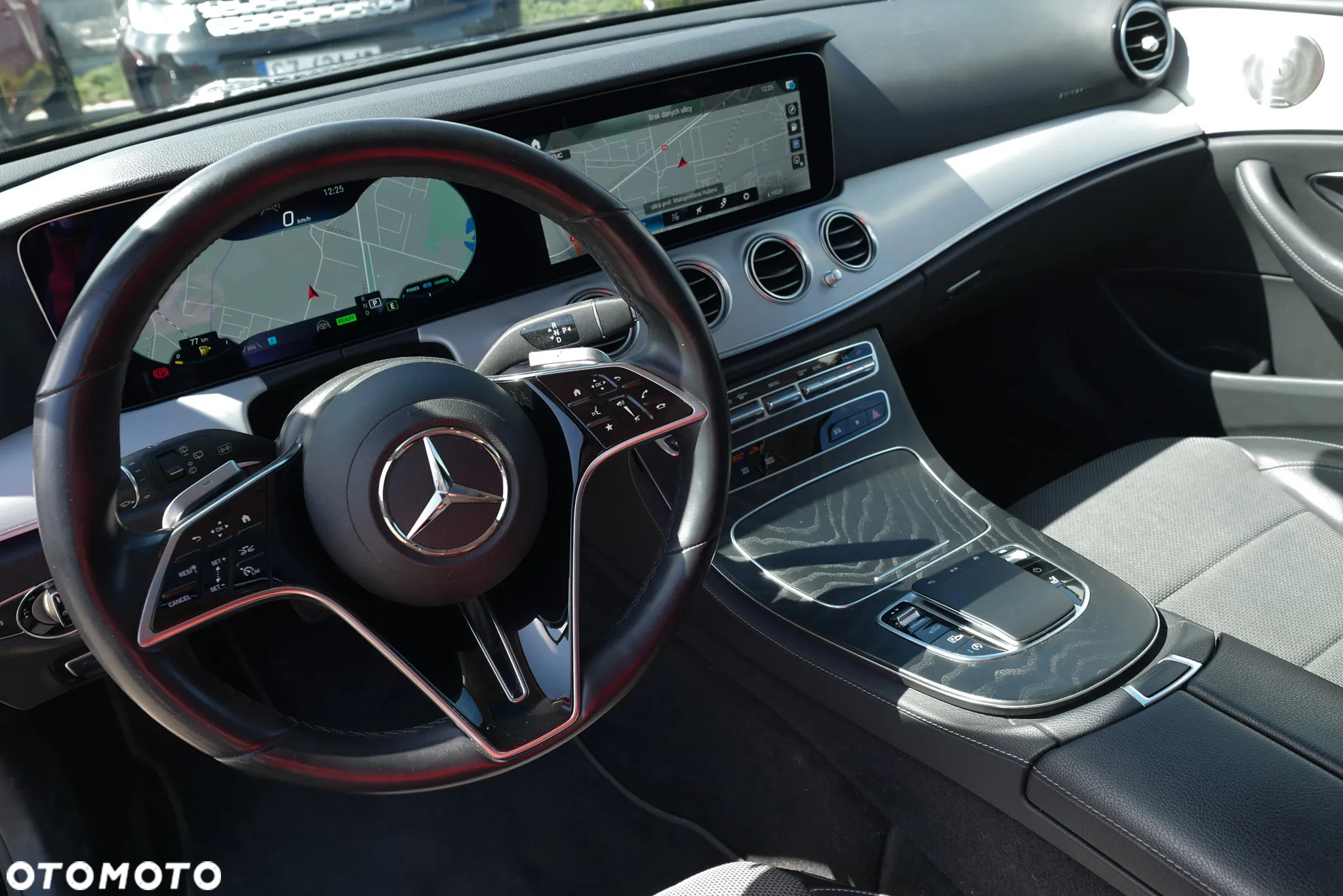 Mercedes-Benz Klasa E 220 d 4Matic T 9G-TRONIC Avantgarde - 21