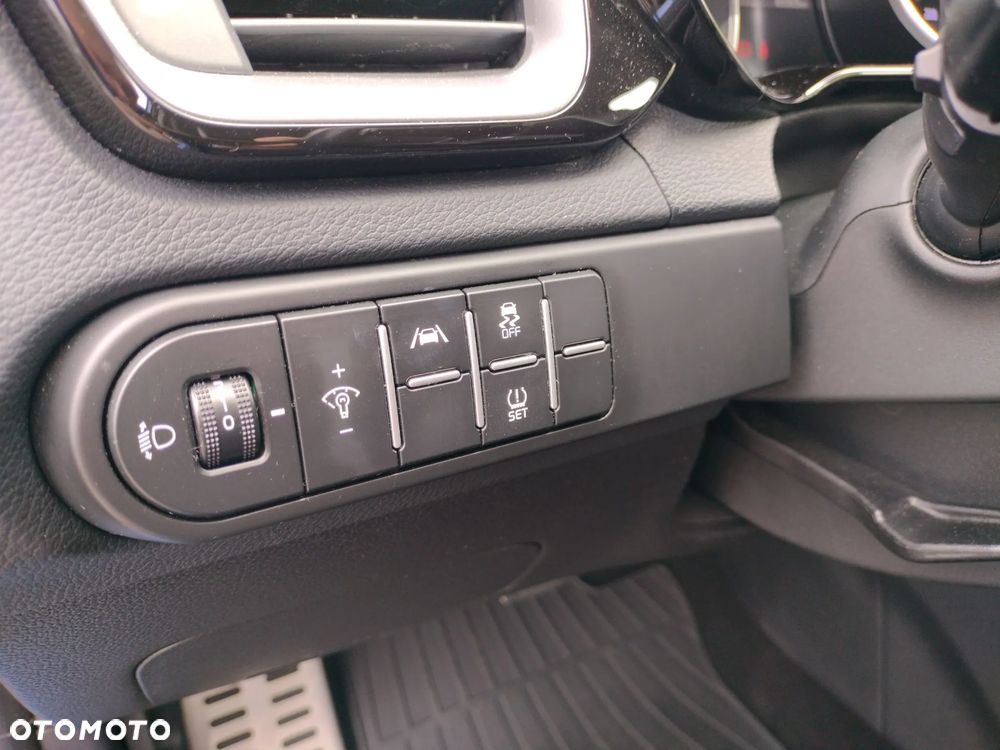 Kia Ceed 1.5 T-GDI Business Line DCT - 25