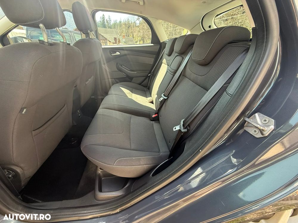 Ford Focus 1.6 TDCI DPF Titanium - 13