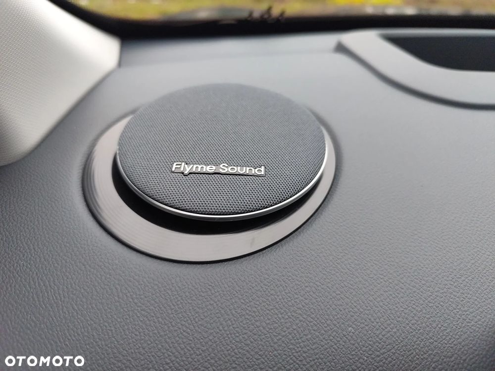 Geely Starray EM-i 1.5 PHEV Max - 35