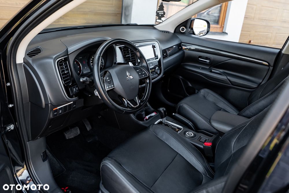 Mitsubishi Outlander 2.2 DI-D 4WD Automatik Invite - 17