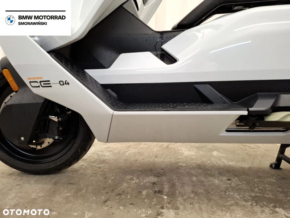 BMW CE 04 - 18