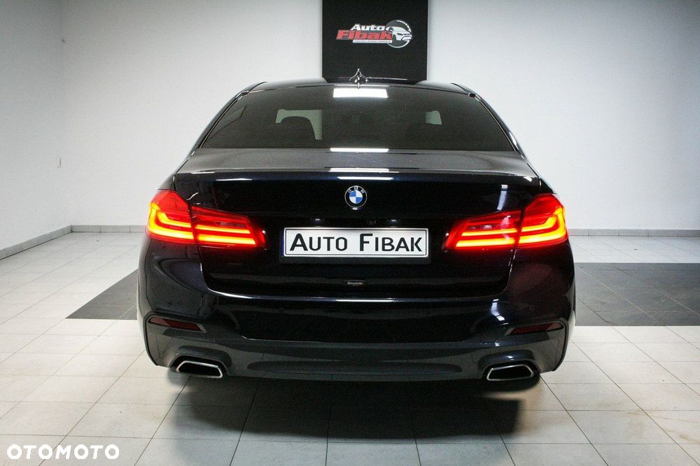 BMW Seria 5 520d M Sport - 8
