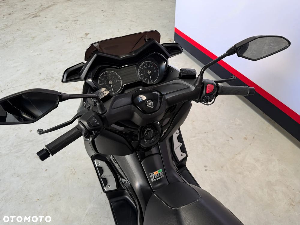 Yamaha X-max - 19
