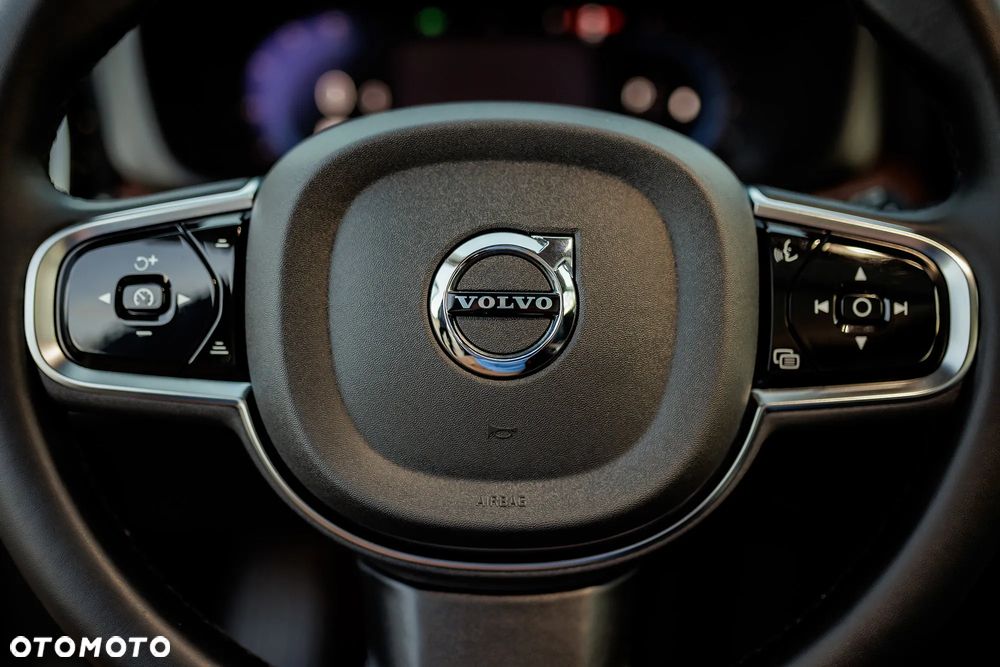 Volvo XC 60 B5 B AWD Plus Black Edition - 27