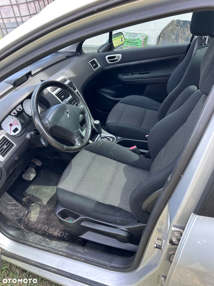 Peugeot 307 1.6 - 8