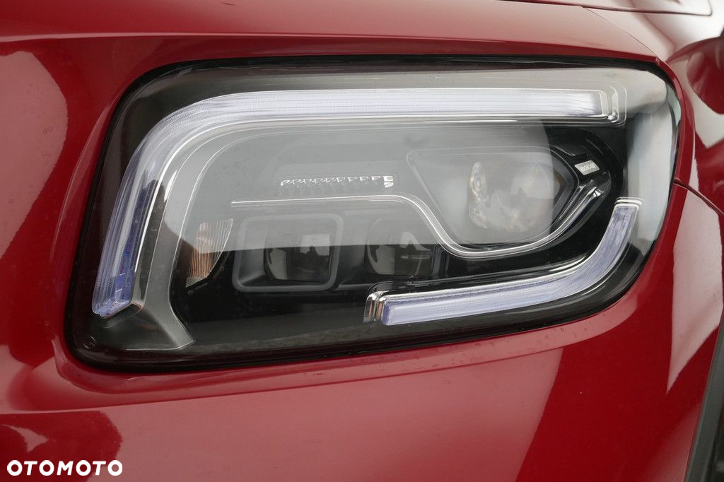 Mercedes-Benz GLB - 13
