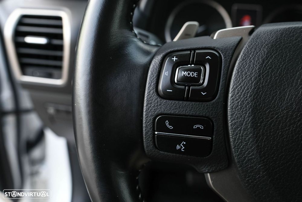 Lexus NX 300h Executive+ - 29