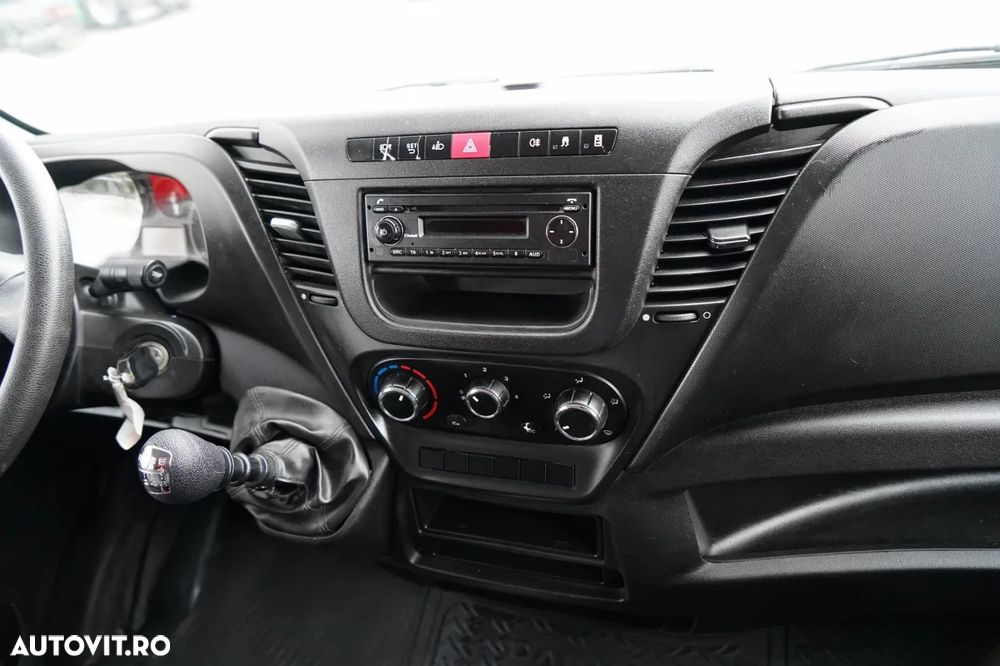 Iveco DAILY 35-130 / BASCULATOR / CU TRACȚIE DUBLA / DOUĂ TRANSPORTURI / MANUAL / 7 LOCURI / - 27