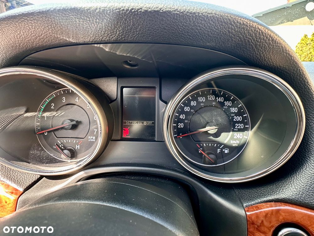 Jeep Grand Cherokee - 36