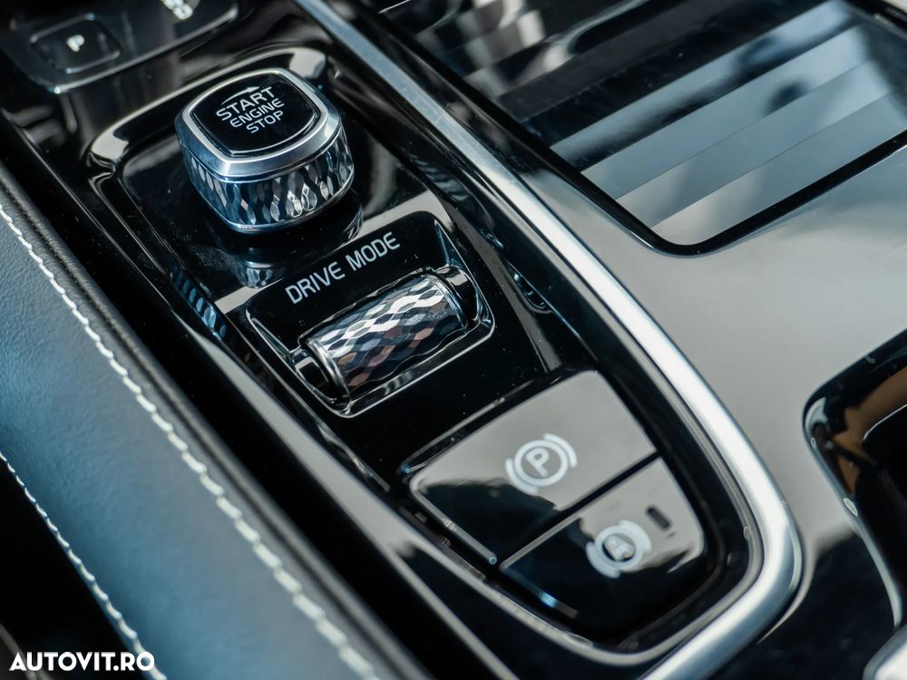 Volvo V60 T6 AWD Recharge Geartronic RDesign - 29