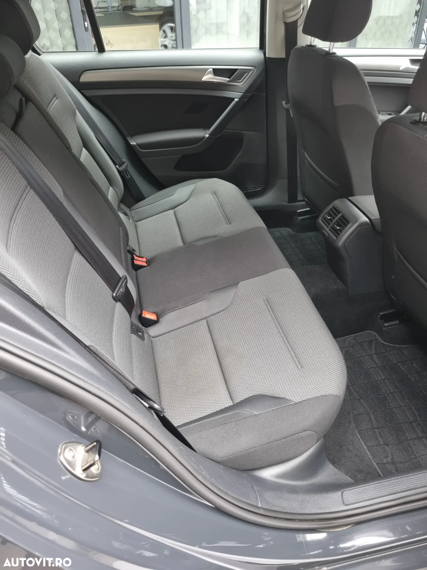 Volkswagen Golf 2.0 TDI BMT Comfortline - 12