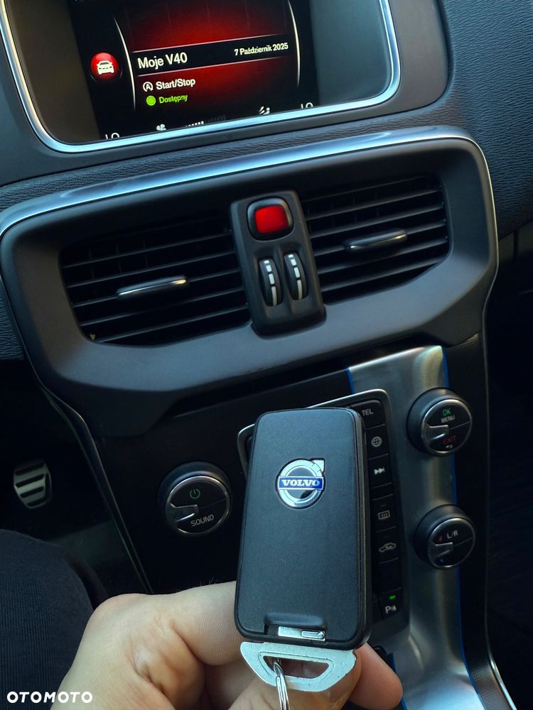 Volvo V40 D3 Momentum - 28