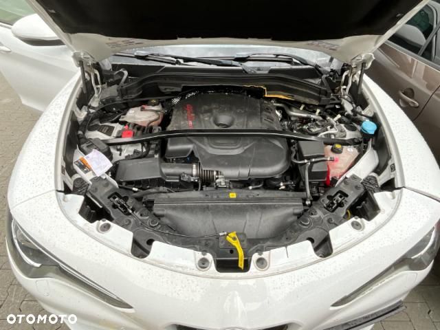 Alfa Romeo Stelvio 2.2 JTDM Super Q4 - 5