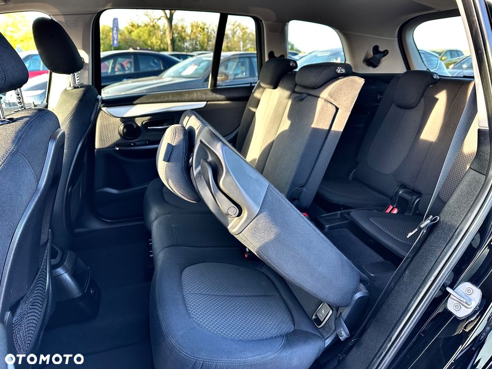 BMW Seria 2 218d - 6