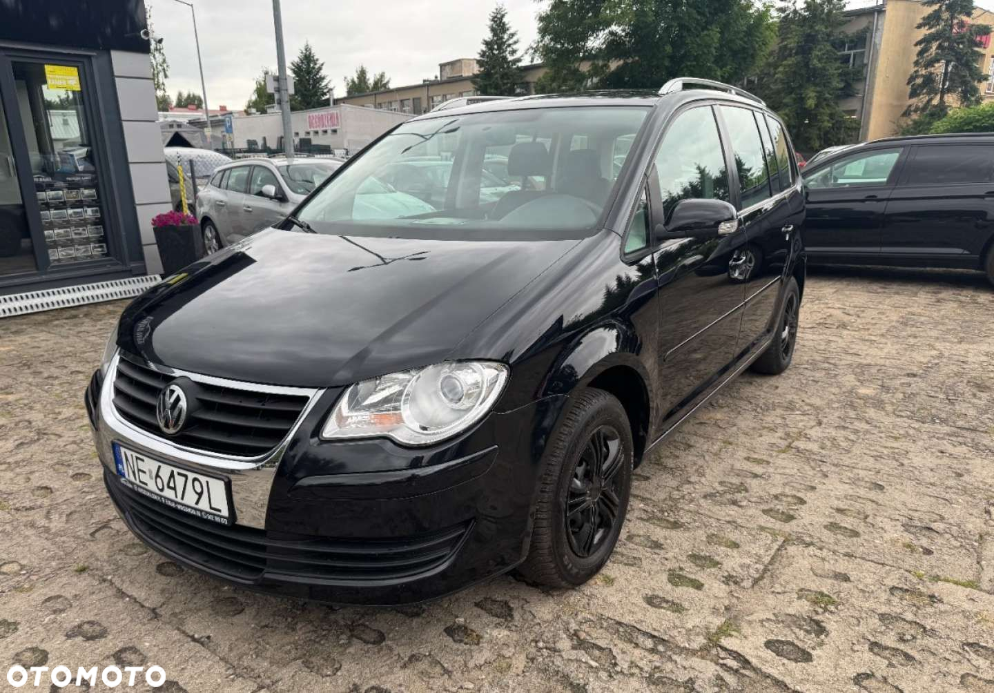 Volkswagen Touran - 10