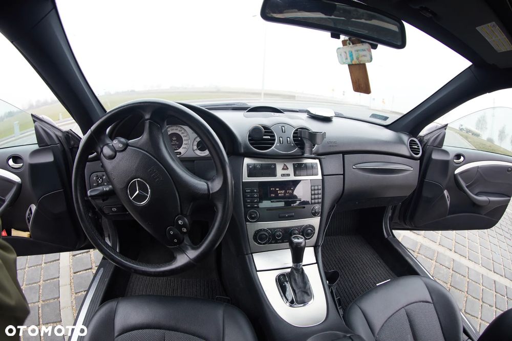 Mercedes-Benz CLK - 22