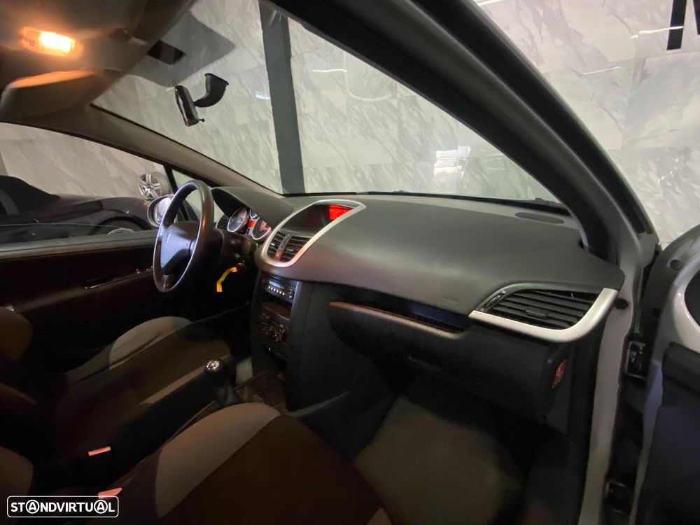 Peugeot 207 1.4 16V Open - 12