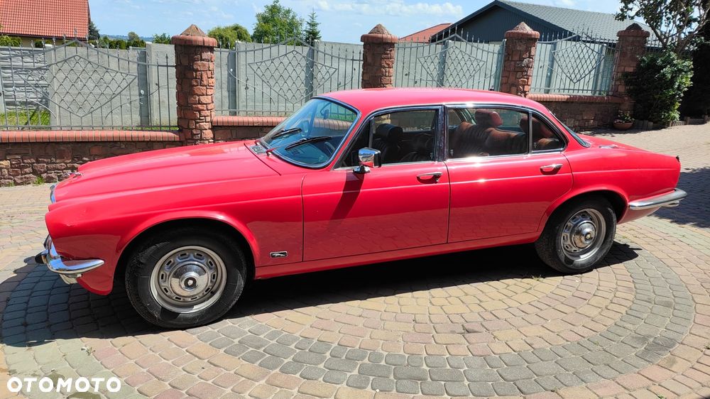 Jaguar XJ - 13