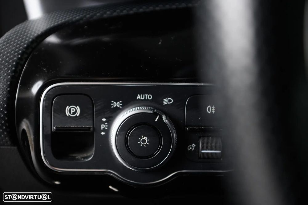 Mercedes-Benz A 180 d AMG Line Aut. - 42