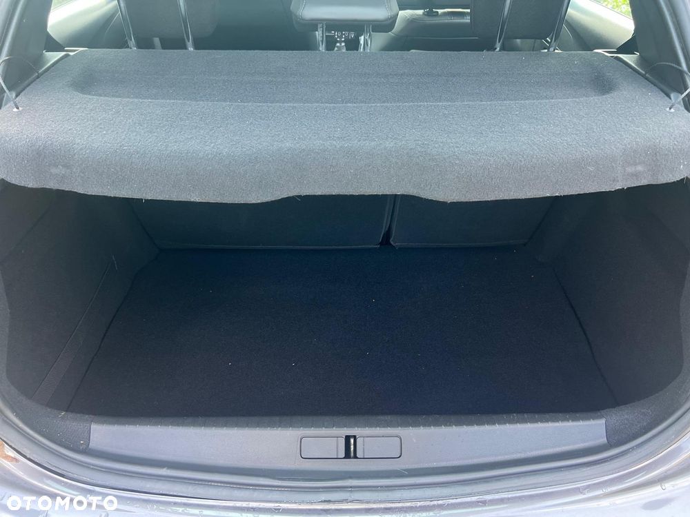 Peugeot 208 - 18