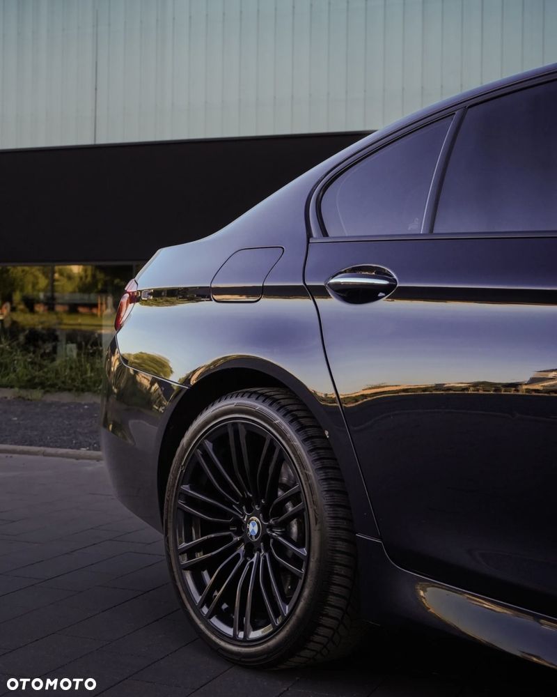 BMW Seria 5 535d xDrive - 4