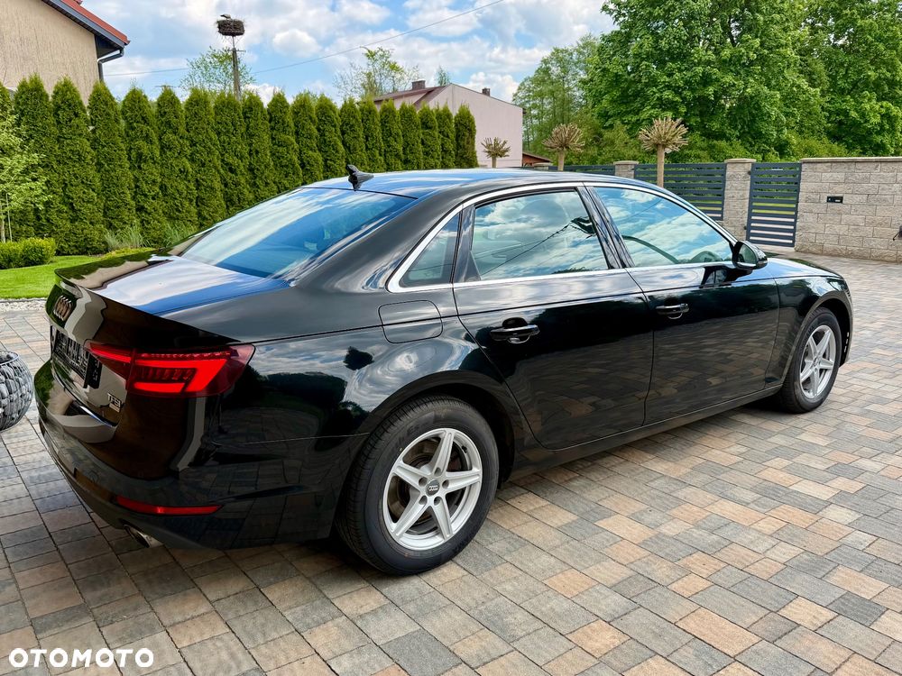 Audi A4 Limousine - 8