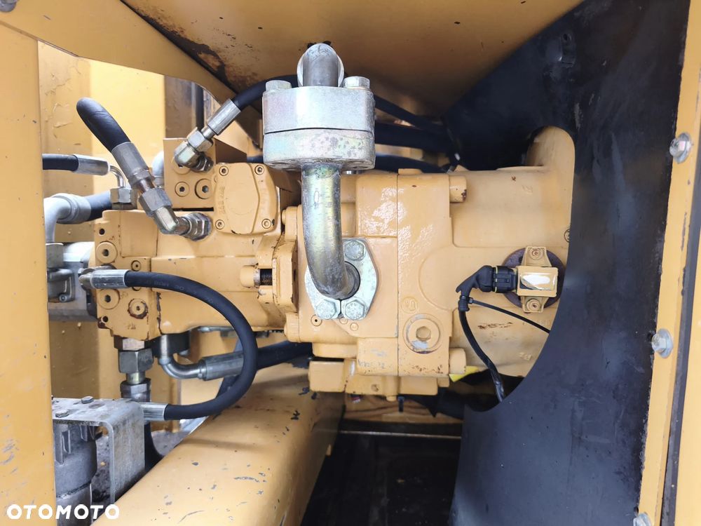 Caterpillar M316C - 6