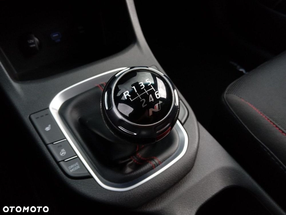 Hyundai i30 - 23