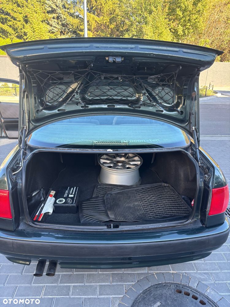 Audi 80 2.6 E - 24