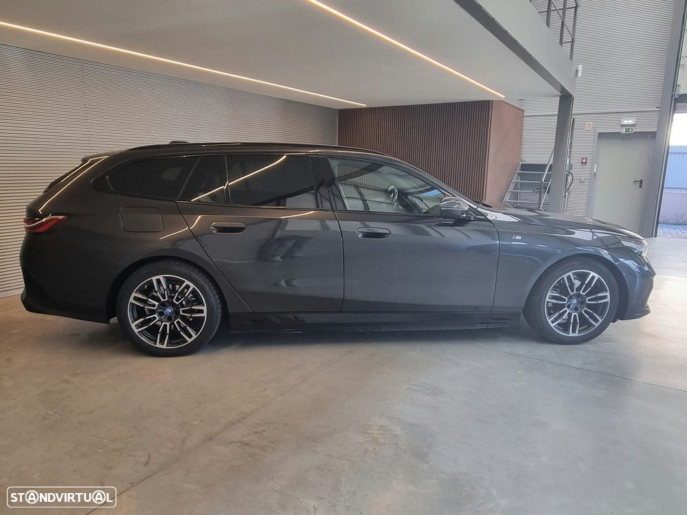 BMW 530 e Pack Desportivo M - 5