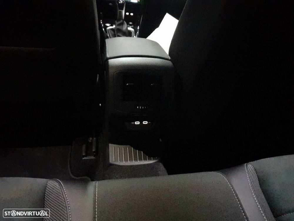 VW T-Roc 1.5 TSI Black Style DSG - 32