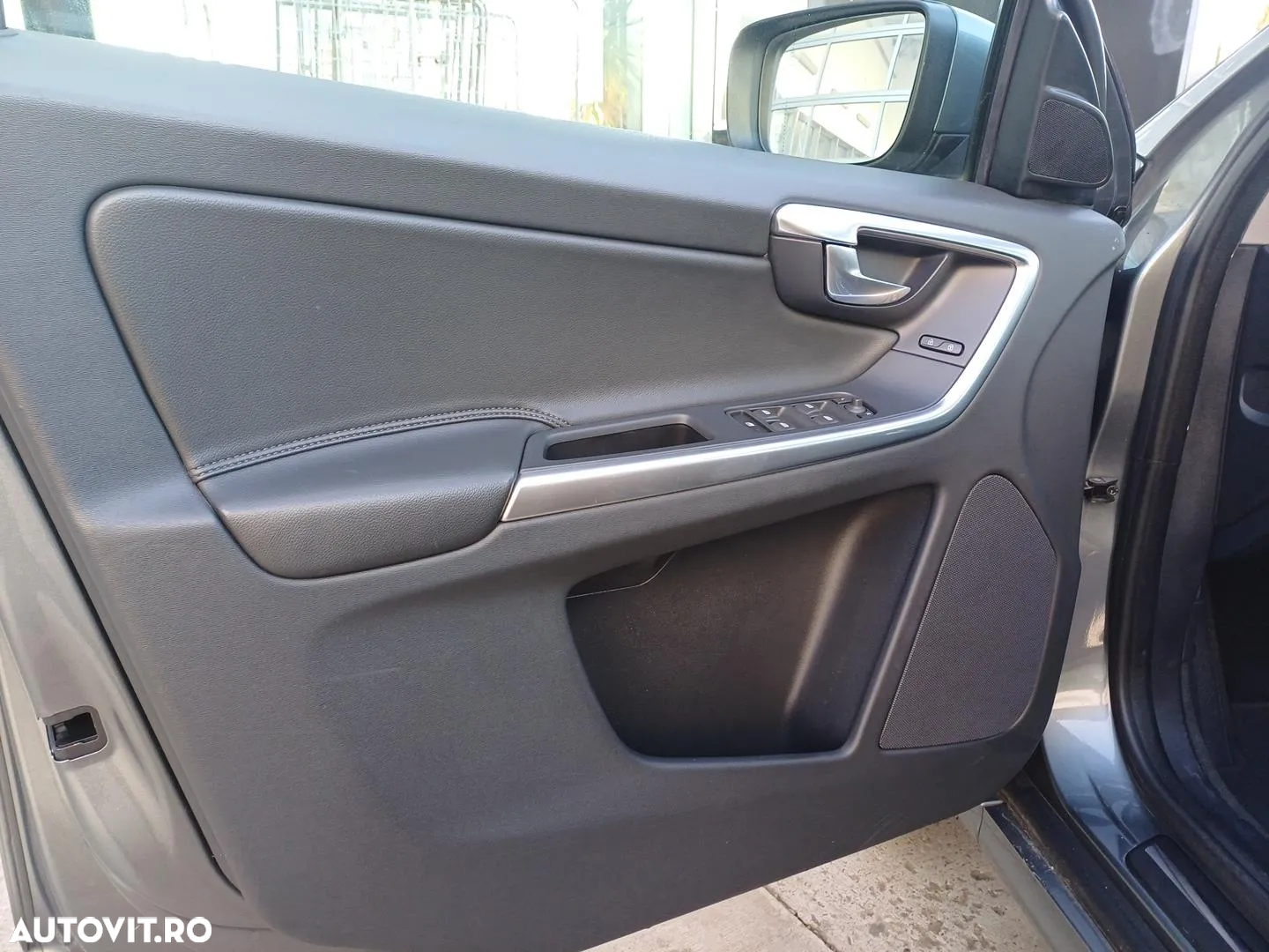 Volvo XC 60 D4 AWD Geartronic Kinetic - 9