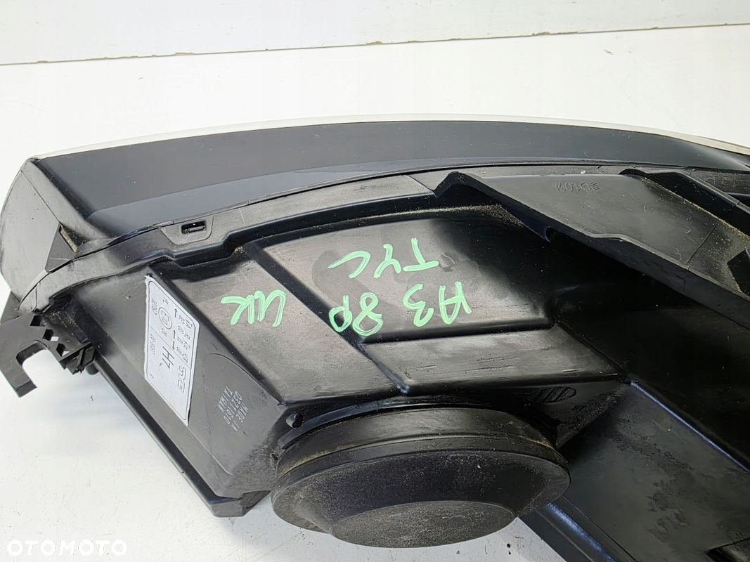 REFLEKTOR LAMPA PRAWY PRZÓD AUDI A3 8P LIFT 8P0941004AK UK TYC - 7