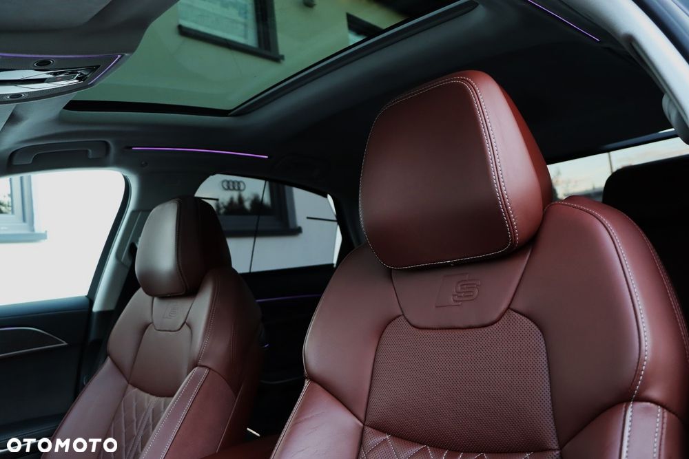 Audi S8 - 24