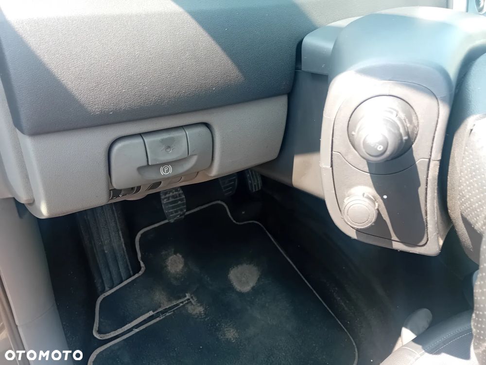 Renault Scenic - 16
