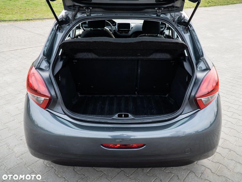 Peugeot 208 - 9