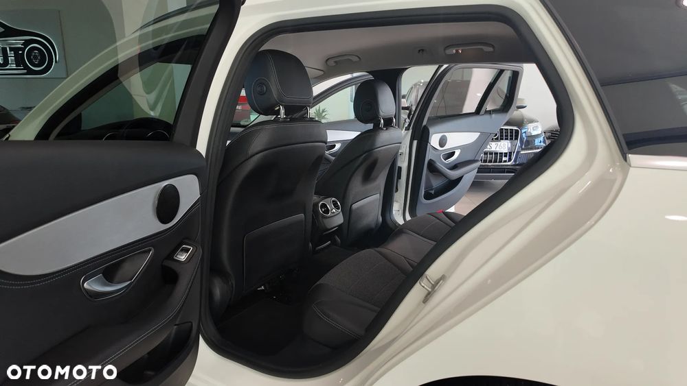 Mercedes-Benz Klasa C 200 7G-TRONIC - 28