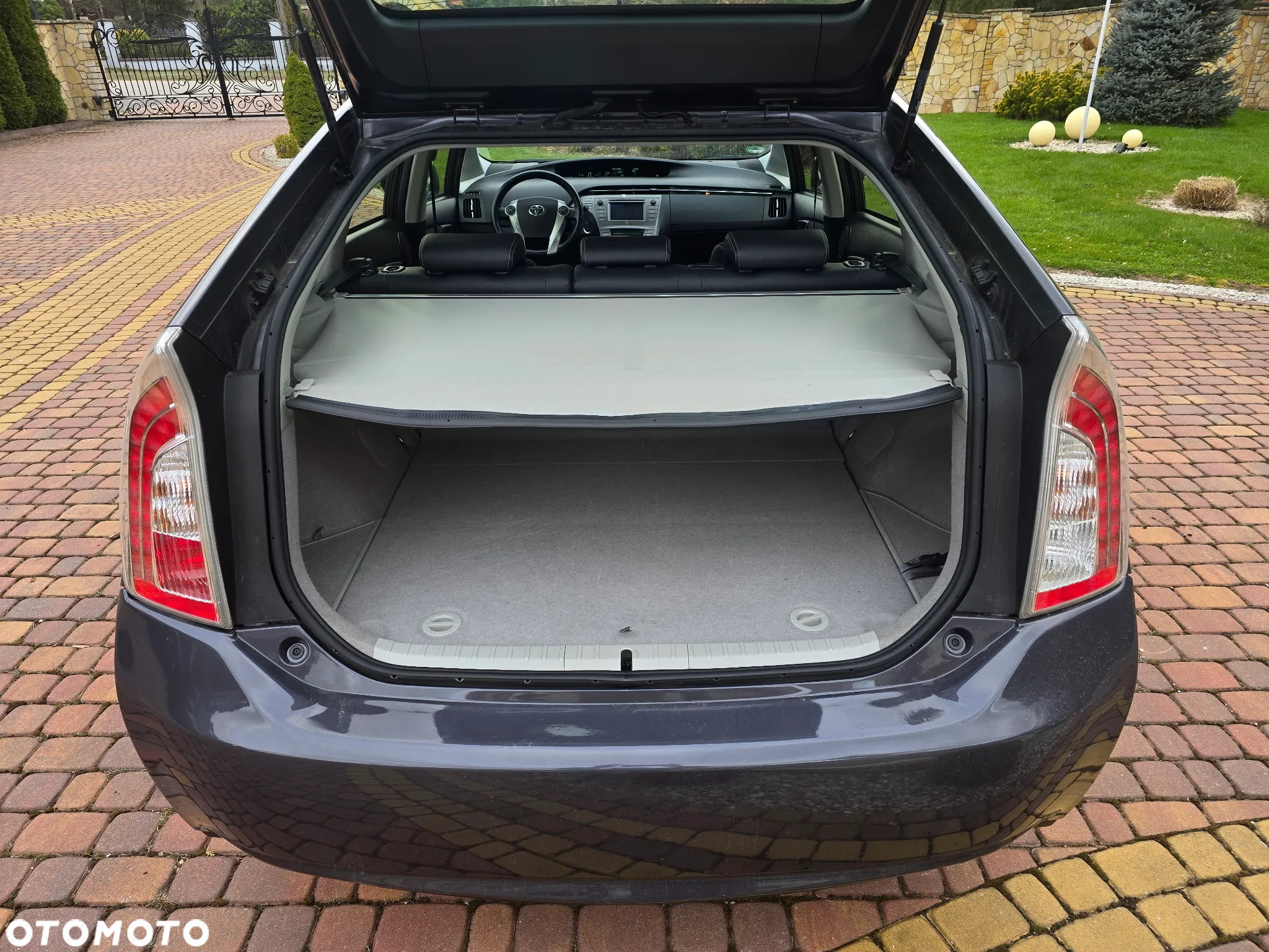 Toyota Prius 1.8 HSD Prestige - 31