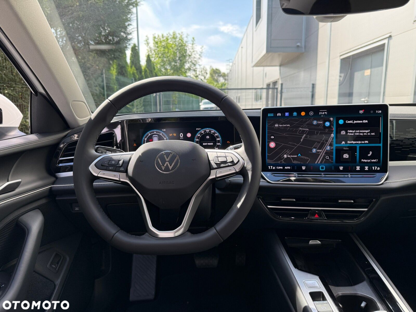 Volkswagen Passat - 11