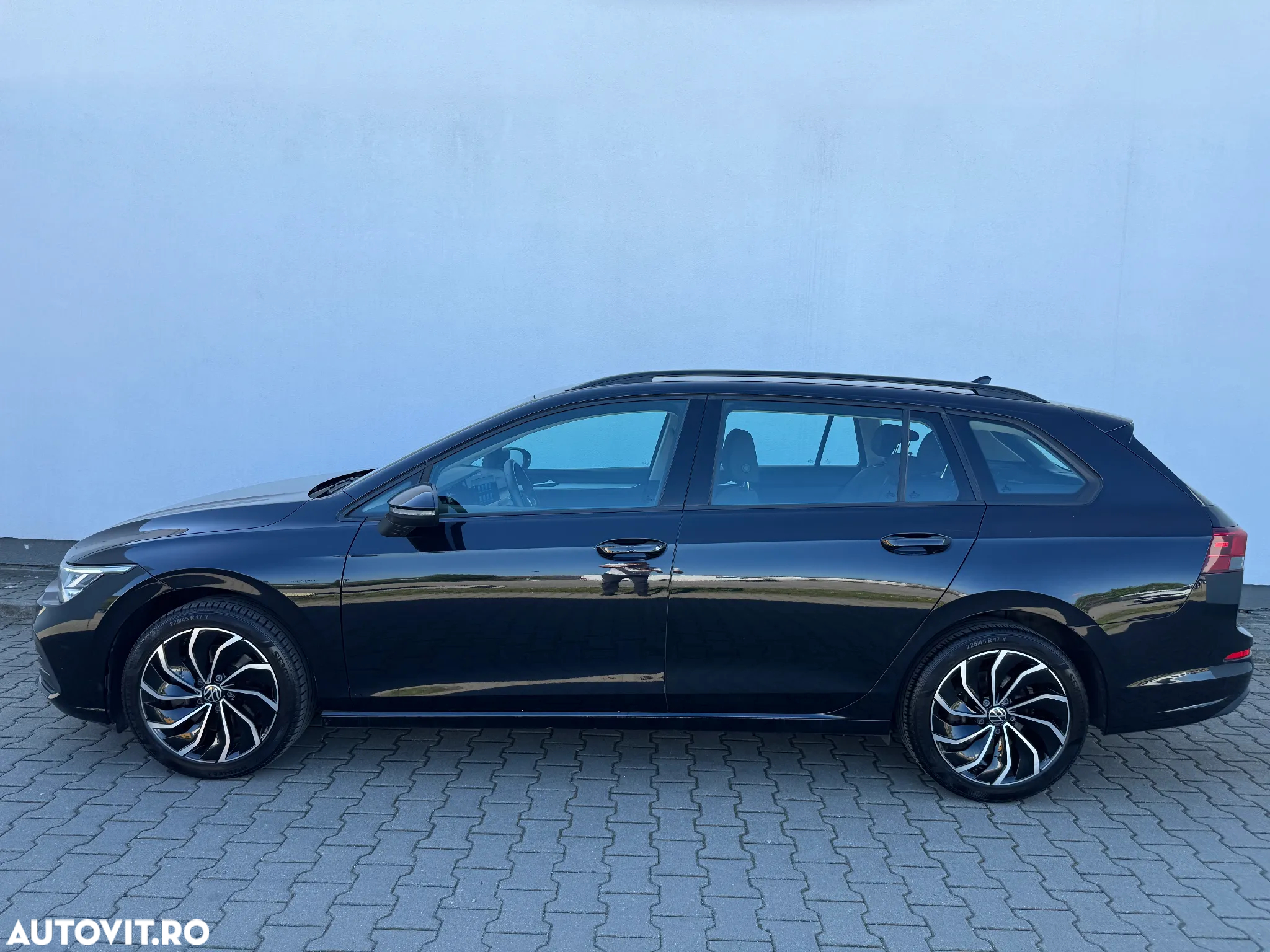 Volkswagen Golf Variant 2.0 TDI DSG Life - 23