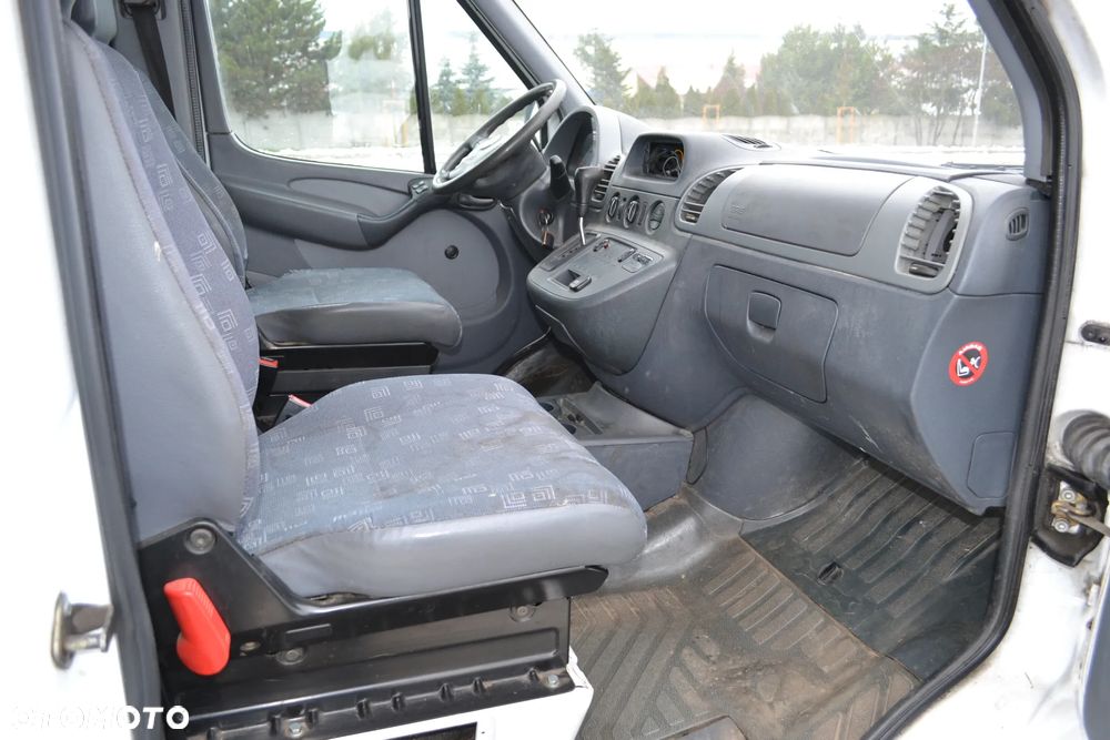 Mercedes-Benz Sprinter - 17