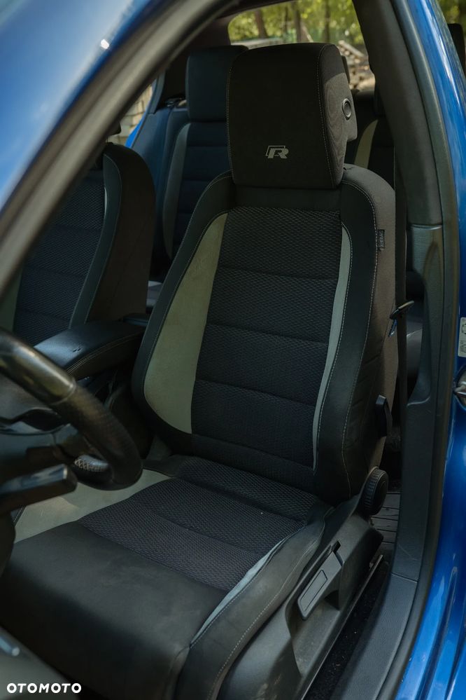 Volkswagen Golf - 8