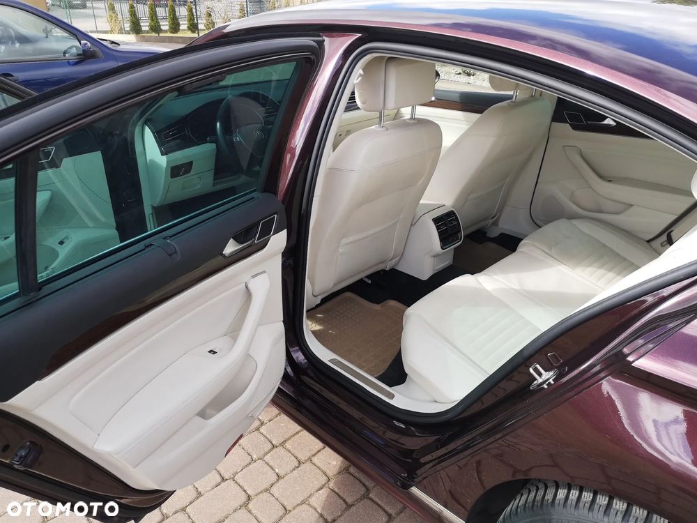 Volkswagen Passat - 15