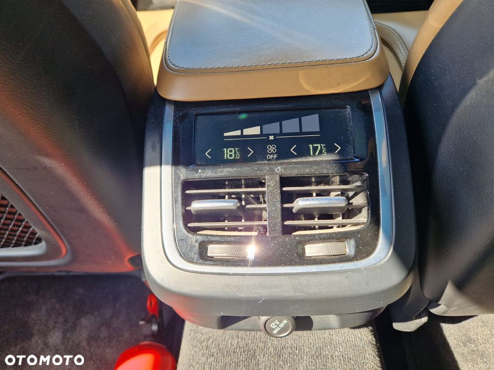 Volvo V90 D5 SCR AWD Inscription - 18