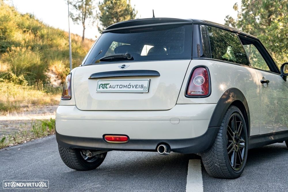 MINI 3 Portas Cooper D - 17