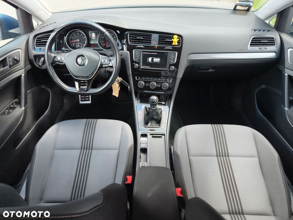 Volkswagen Golf - 11